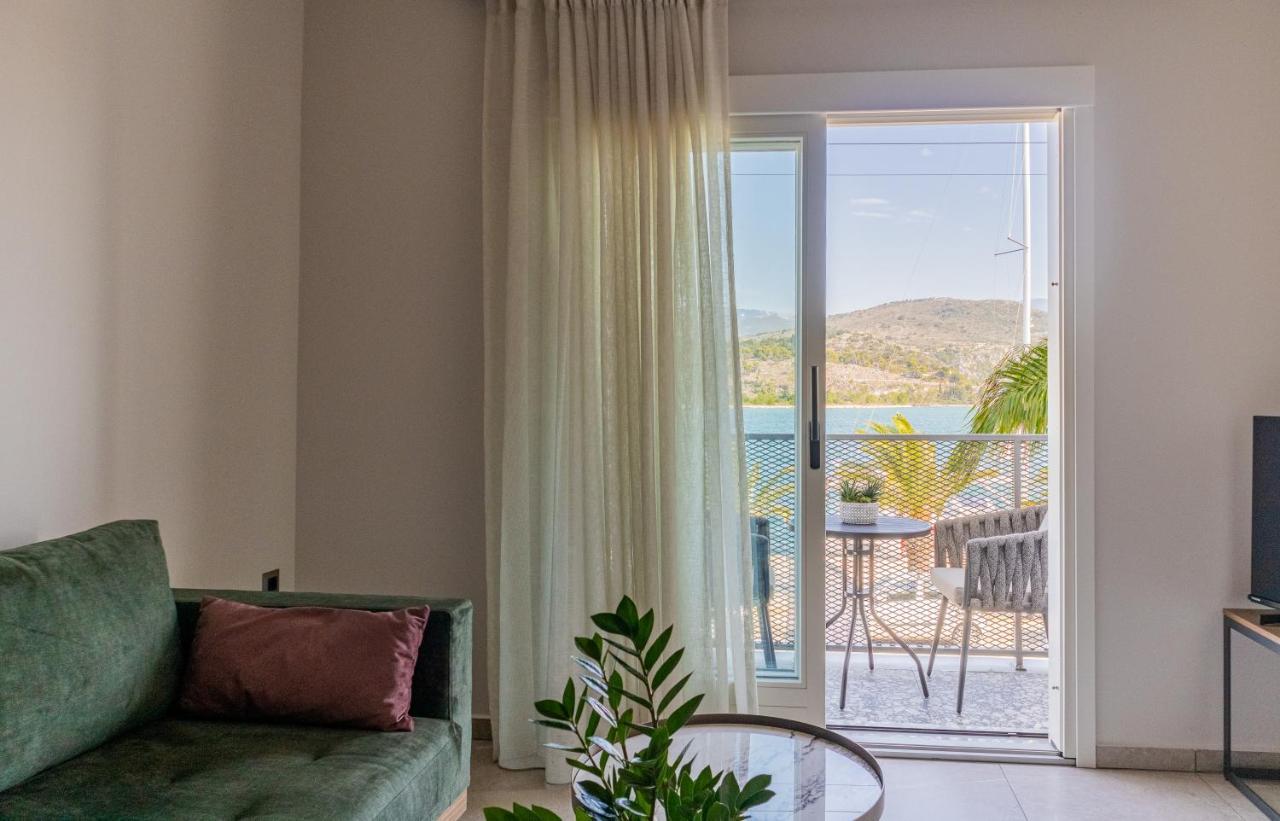 Chelmis Sea Front Apartments - Atlantis Argostoli  Exterior photo
